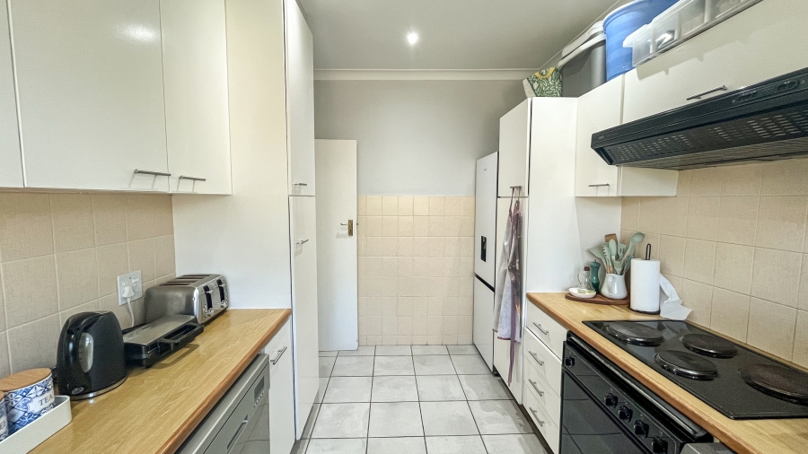 To Let 3 Bedroom Property for Rent in Wynberg Upper Western Cape